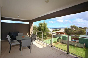 13 Elliot Ave - Pets Negotiable - BYO Linen Mccracken